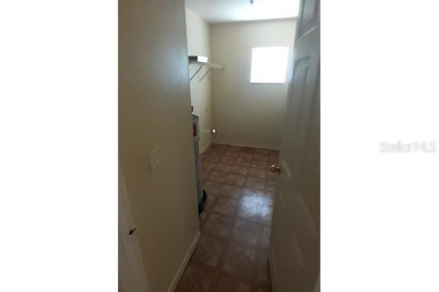 House in Tampa, Florida 4 bedrooms, 139.35 sq.m. № 2239531 - photo 7