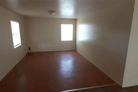 House in Tampa, Florida 4 bedrooms, 139.35 sq.m. № 2239531 - photo 3