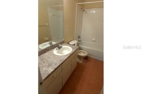 House in Tampa, Florida 4 bedrooms, 139.35 sq.m. № 2239531 - photo 8
