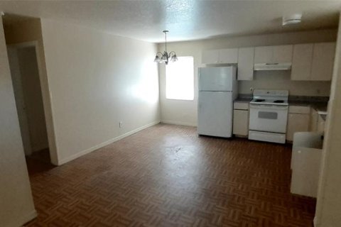 House in Tampa, Florida 4 bedrooms, 139.35 sq.m. № 2239531 - photo 5