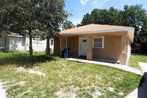 House in Tampa, Florida 4 bedrooms, 139.35 sq.m. № 2239531