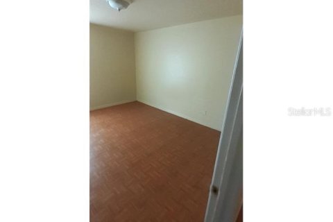 House in Tampa, Florida 4 bedrooms, 139.35 sq.m. № 2239531 - photo 11