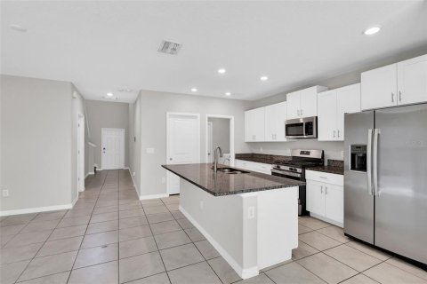 House in Apollo Beach, Florida 5 bedrooms, 224.36 sq.m. № 2104283 - photo 8