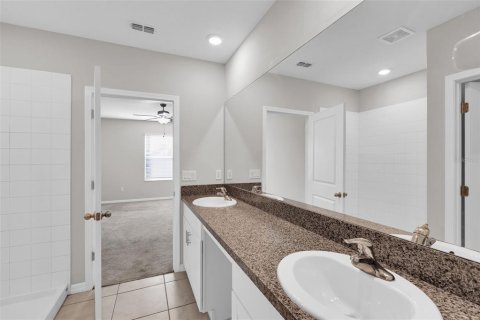 House in Apollo Beach, Florida 5 bedrooms, 224.36 sq.m. № 2104283 - photo 21