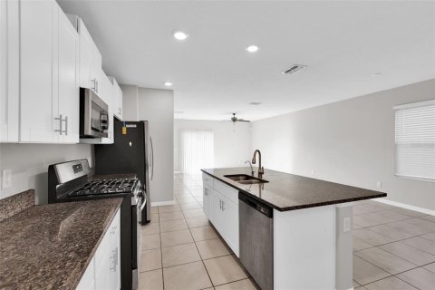 House in Apollo Beach, Florida 5 bedrooms, 224.36 sq.m. № 2104283 - photo 10