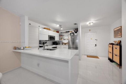 Townhouse in Miami, Florida 2 bedrooms, 103.12 sq.m. № 1954845 - photo 10