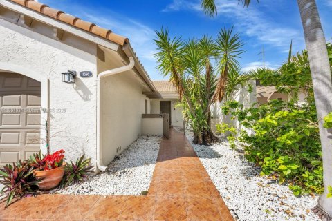 Townhouse in Miami, Florida 2 bedrooms, 103.12 sq.m. № 1954845 - photo 4