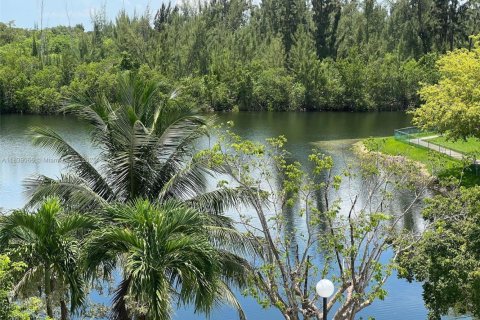 Copropriété à vendre à Cutler Bay, Floride: 1 chambre, 70.61 m2 № 1935669 - photo 2