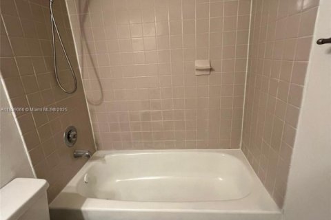 Copropriété à vendre à Cutler Bay, Floride: 1 chambre, 70.61 m2 № 1935669 - photo 17