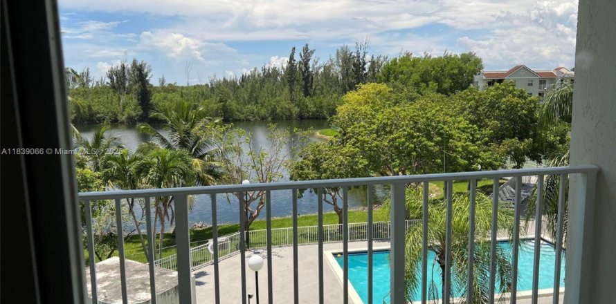 Condo à Cutler Bay, Floride, 1 chambre № 1935669