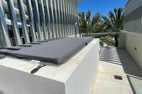 Condominio en venta en Sunny Isles Beach, Florida, 21.37 m2 № 1864014 - foto 3
