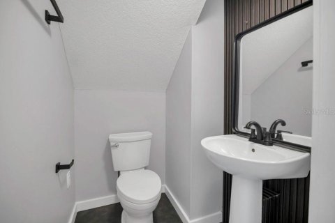 House in Orlando, Florida 4 bedrooms, 227.89 sq.m. № 1749447 - photo 17