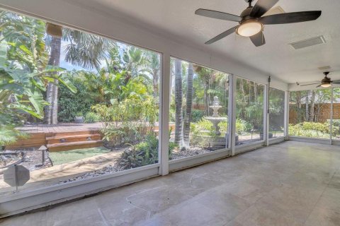House in Orlando, Florida 4 bedrooms, 227.89 sq.m. № 1749447 - photo 14