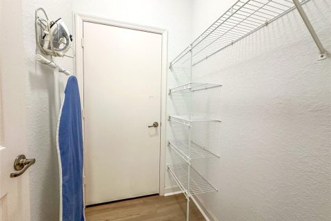 Apartamento en alquiler en Davenport, Florida, 2 dormitorios, 105.35 m2 № 1691051 - foto 25