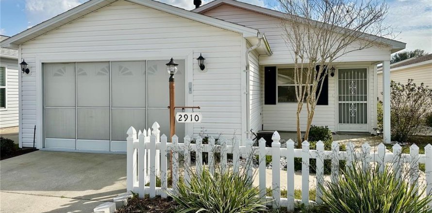 Casa en The Villages, Florida 2 dormitorios, 107.4 m2 № 1551349