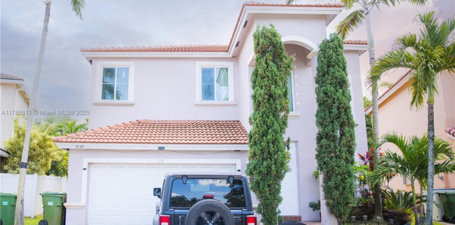 Casa en Pembroke Pines, Florida 3 dormitorios, 193.89 m2 № 1864945