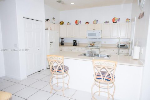 Casa en venta en Pembroke Pines, Florida, 3 dormitorios, 193.89 m2 № 1864945 - foto 10