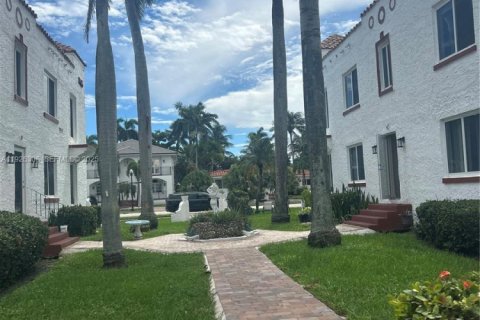 Appartement à louer à Hollywood, Floride: 1 chambre, 721.11 m2 № 1984575 - photo 1