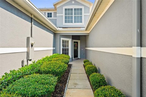 Townhouse in Sanford, Florida 3 bedrooms, 177.81 sq.m. № 2205429 - photo 2