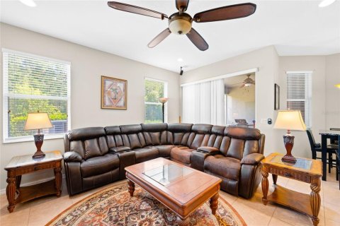 Townhouse in Sanford, Florida 3 bedrooms, 177.81 sq.m. № 2205429 - photo 10