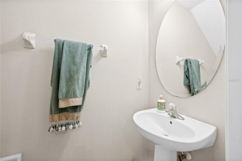 Townhouse in Sanford, Florida 3 bedrooms, 177.81 sq.m. № 2205429 - photo 16