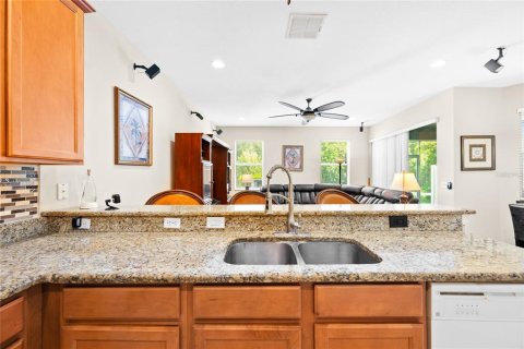 Townhouse in Sanford, Florida 3 bedrooms, 177.81 sq.m. № 2205429 - photo 9