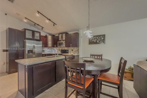 Купить виллу или дом в Санрайз, Флорида 3 спальни, 106.47м2, № 1482906 - фото 11
