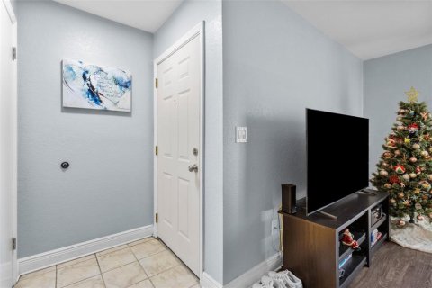 Condominio en venta en Saint Petersburg, Florida, 1 dormitorio, 68.93 m2 № 1563517 - foto 2