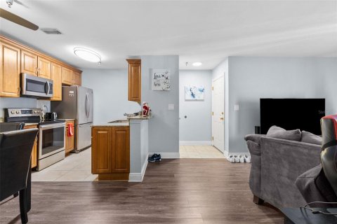 Condominio en venta en Saint Petersburg, Florida, 1 dormitorio, 68.93 m2 № 1563517 - foto 19