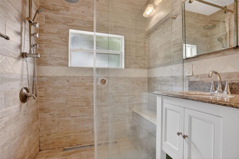 House in North Miami Beach, Florida 3 bedrooms, 114.46 sq.m. № 1984135 - photo 9