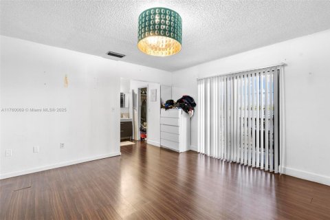 Купить кондоминиум в Суитуотер, Флорида 4 спальни, 151.99м2, № 1860433 - фото 14