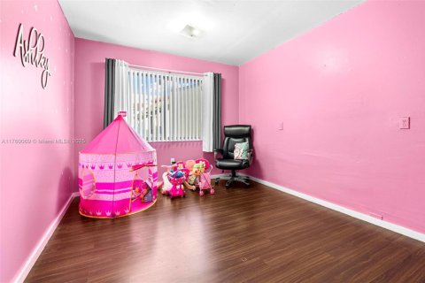 Купить кондоминиум в Суитуотер, Флорида 4 спальни, 151.99м2, № 1860433 - фото 12