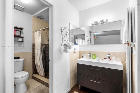 Купить кондоминиум в Суитуотер, Флорида 4 спальни, 151.99м2, № 1860433 - фото 15