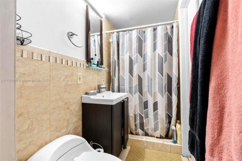 Купить кондоминиум в Суитуотер, Флорида 4 спальни, 151.99м2, № 1860433 - фото 10