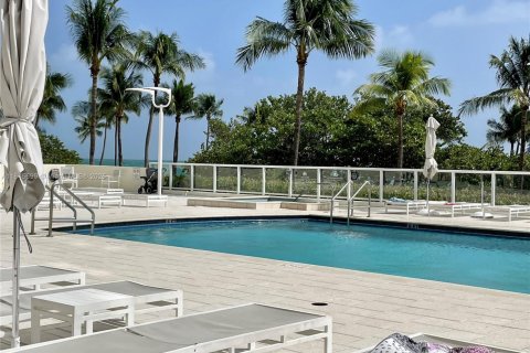 Condo in Bal Harbour, Florida, 1 bedroom  № 1888838 - photo 6