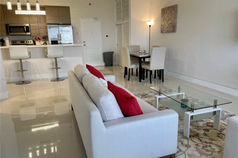 Condo in Bal Harbour, Florida, 1 bedroom  № 1888838 - photo 14
