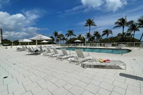 Condo in Bal Harbour, Florida, 1 bedroom  № 1888838 - photo 28