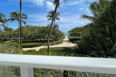 Condo in Bal Harbour, Florida, 1 bedroom  № 1888838 - photo 22