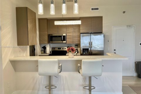 Condo in Bal Harbour, Florida, 1 bedroom  № 1888838 - photo 20