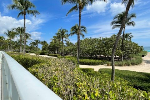 Condo in Bal Harbour, Florida, 1 bedroom  № 1888838 - photo 3