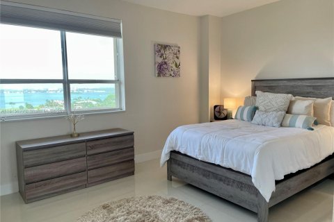 Condo in Bal Harbour, Florida, 1 bedroom  № 1888838 - photo 4