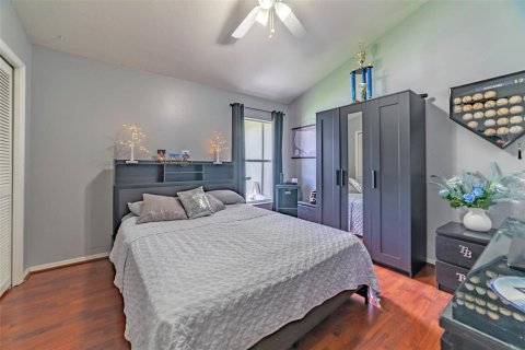 House in Tampa, Florida 4 bedrooms, 234.39 sq.m. № 1761562 - photo 23