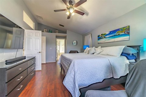 House in Tampa, Florida 4 bedrooms, 234.39 sq.m. № 1761562 - photo 18