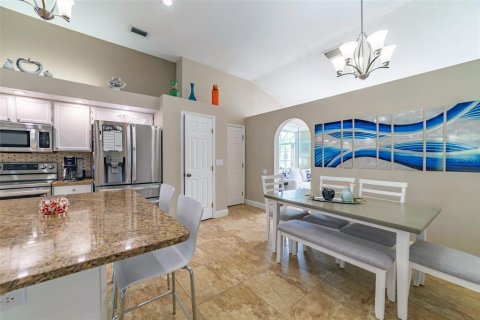 House in Tampa, Florida 4 bedrooms, 234.39 sq.m. № 1761562 - photo 11