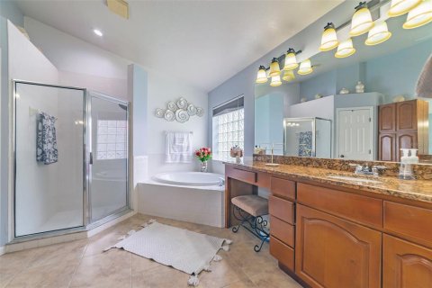 House in Tampa, Florida 4 bedrooms, 234.39 sq.m. № 1761562 - photo 19