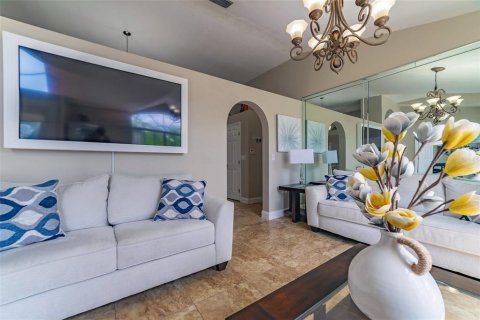 House in Tampa, Florida 4 bedrooms, 234.39 sq.m. № 1761562 - photo 7