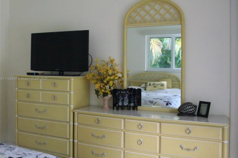 Villa ou maison à louer à Fort Lauderdale, Floride: 4 chambres, 226.68 m2 № 1862453 - photo 16