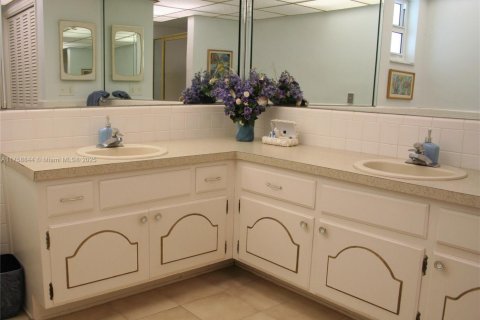 Villa ou maison à louer à Fort Lauderdale, Floride: 4 chambres, 226.68 m2 № 1862453 - photo 23