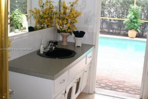 Villa ou maison à louer à Fort Lauderdale, Floride: 4 chambres, 226.68 m2 № 1862453 - photo 17