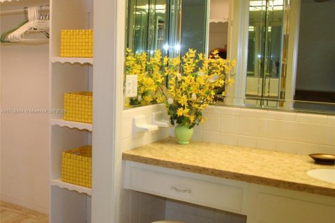 Villa ou maison à louer à Fort Lauderdale, Floride: 4 chambres, 226.68 m2 № 1862453 - photo 14